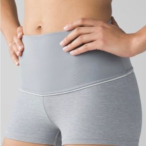 Lululemon Boogie Short (Roll Down) Size 6 Battleship Gray Grey Heathered Seal